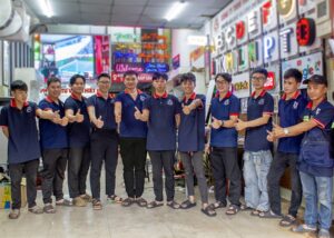 Đội ngũ làm bảng hiệu quận 8 của Led Sun