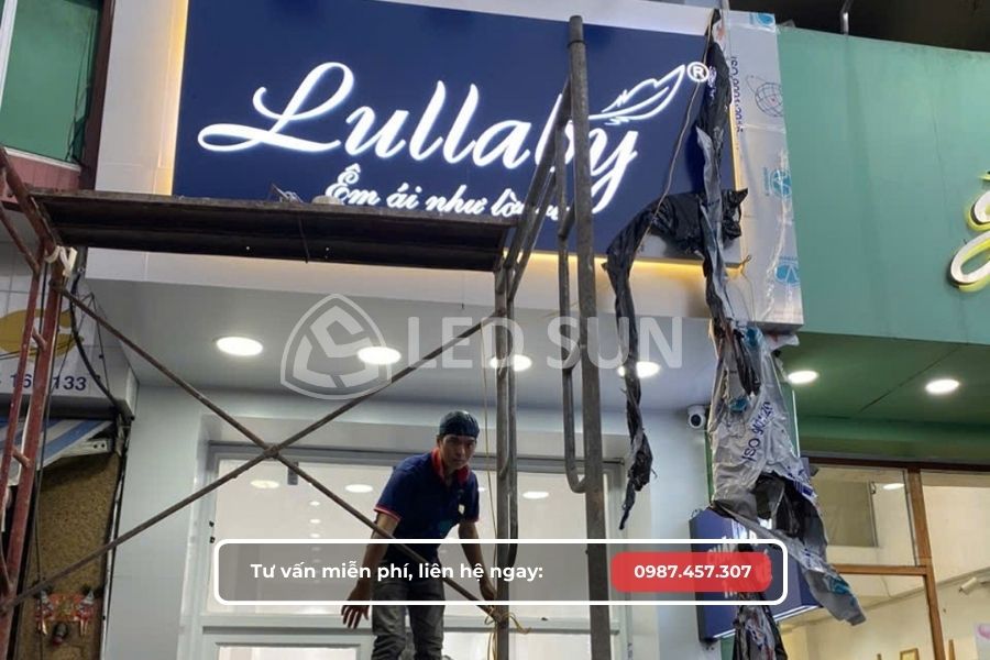 thi công bảng hiệu quận 5