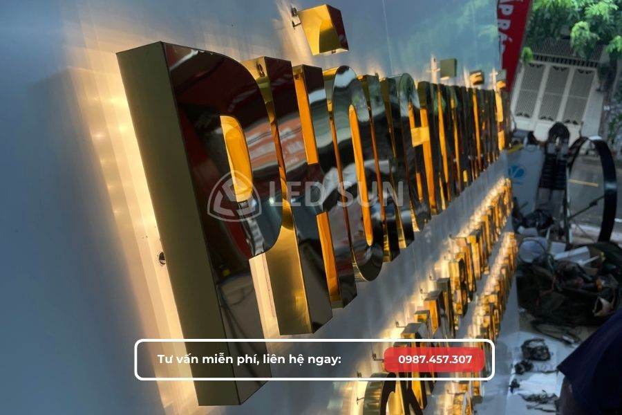 chữ inox hông inox sáng đèn