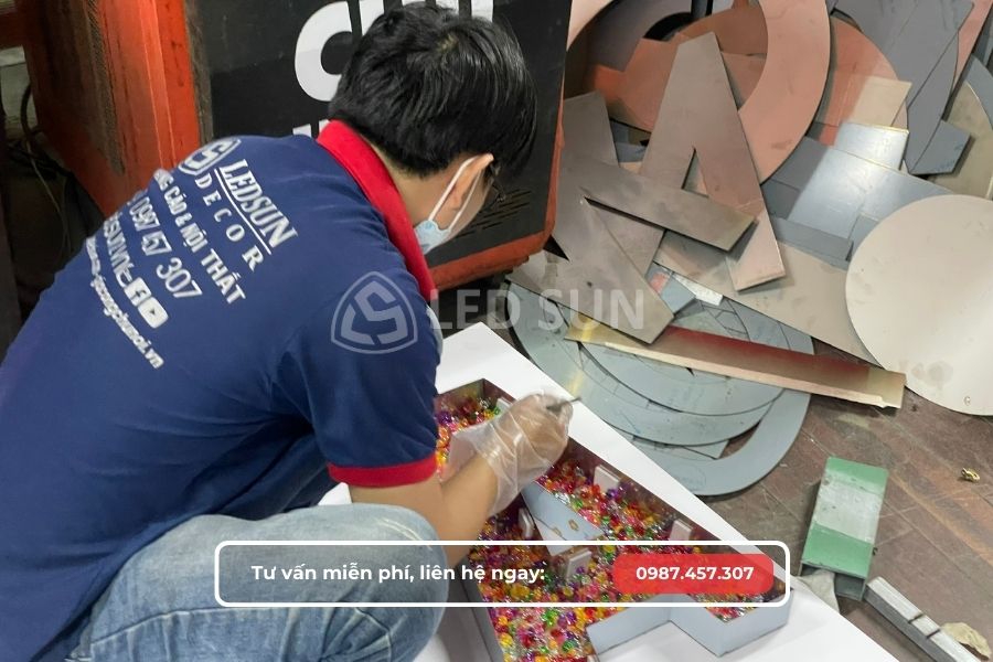 gia công chữ inox quận 10