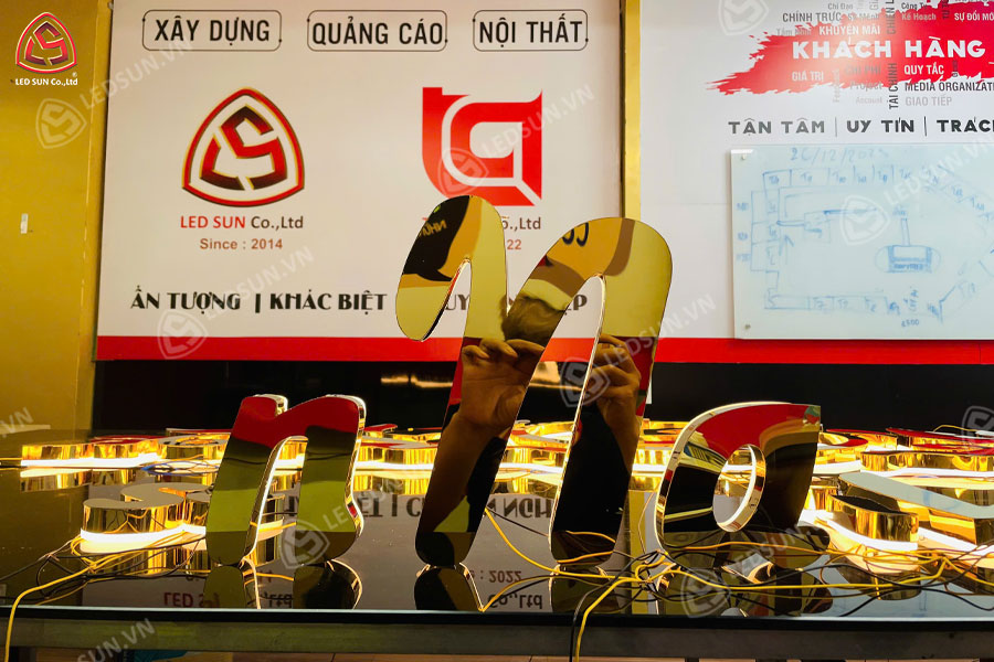 gia công chữ inox quận 10