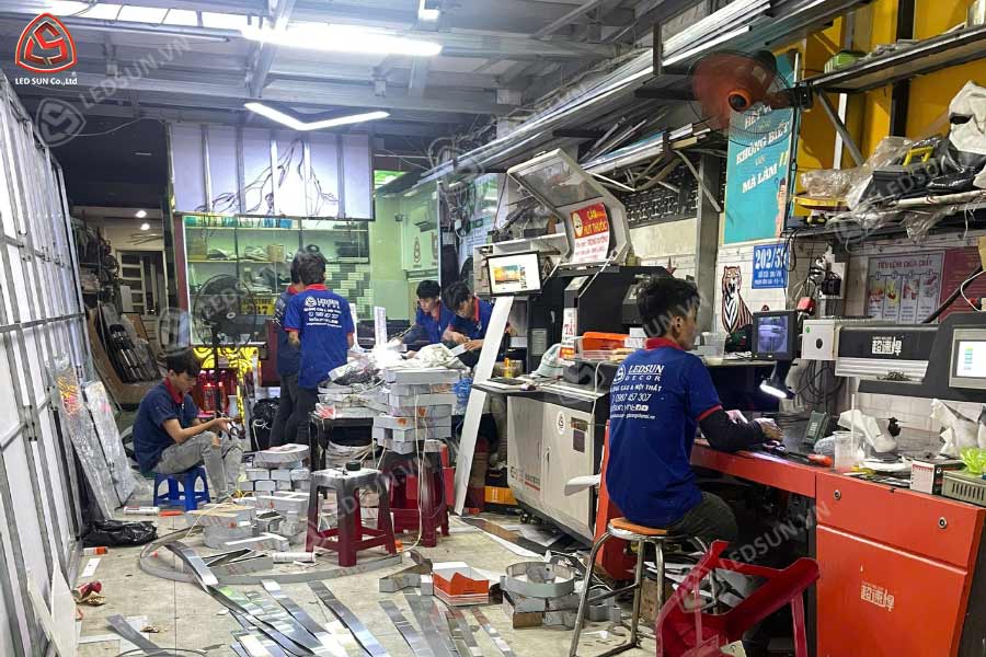 gia công chữ inox quận 7