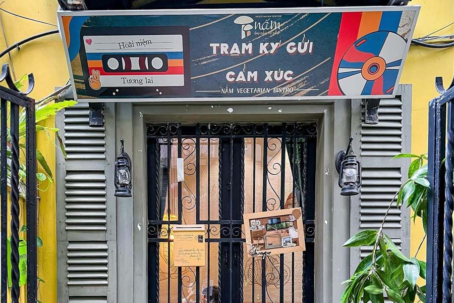 bảng hiệu xưa quán ăn