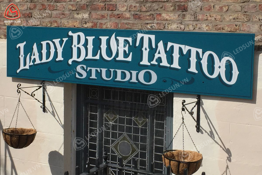 bảng hiệu tattoo alu
