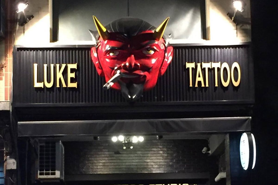 bảng hiệu tattoo