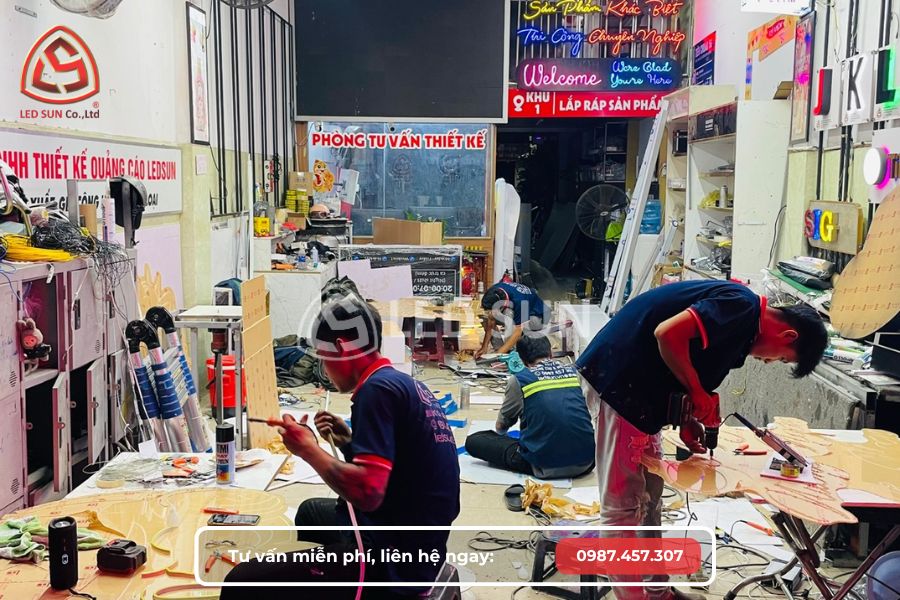 Quy trình sản xuất biển hiệu tại xưởng Led Sun